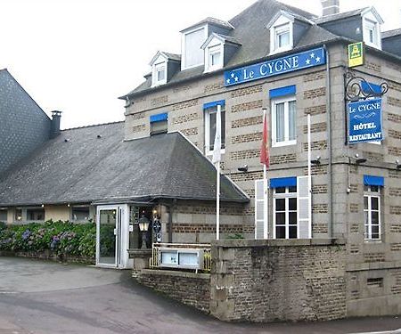 Brit Hotel Le Cygne Saint-Hilaire-du-Harcouet Exterior photo